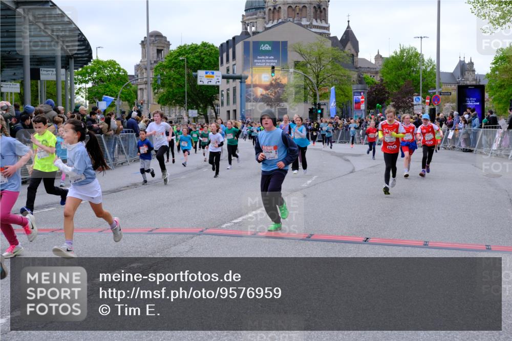 25.04.2026 - Das Zehntel Tim E. http://msf.ph/oto/9576959 25.04.2026 10:58:35 Ziel 5015, 5068, 5069, 5073, 5266, 5311, 5315, 5316, 5320, 5323, 5347, 5407, 5485, 5496, 5629, 5666, 5668, 5676, 5801, 5808, 5822, 5824, 5987, 5996, 6033, 6105, 6108, 6112, 6114, 6129, 6298, 6304, 6308, 6369, 6370, 6377, 6388, 6400, 6467, 6590, 6727, 6730, 7049, 7062, 7196, 7232, 7551, 7647, 7653, 7659, 7666, 7760, 7866, 7868, 7887, 7901, 7983 meine-sportfotos.de