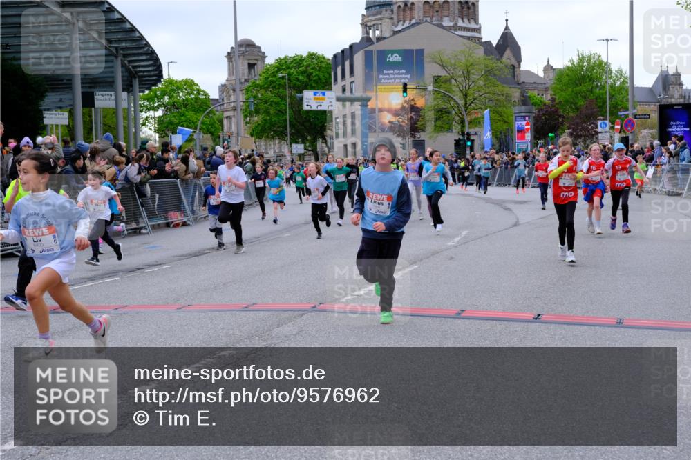 25.04.2026 - Das Zehntel Tim E. http://msf.ph/oto/9576962 25.04.2026 10:58:35 Ziel 5015, 5068, 5069, 5073, 5266, 5311, 5315, 5316, 5320, 5323, 5347, 5407, 5485, 5496, 5629, 5666, 5668, 5676, 5801, 5808, 5822, 5824, 5987, 5996, 6033, 6105, 6108, 6112, 6114, 6129, 6298, 6304, 6308, 6369, 6370, 6377, 6388, 6400, 6467, 6590, 6727, 6730, 7049, 7062, 7196, 7232, 7551, 7647, 7653, 7659, 7666, 7760, 7866, 7868, 7887, 7901, 7983 meine-sportfotos.de
