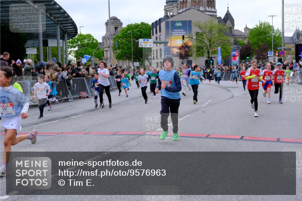25.04.2026 - Das Zehntel Tim E. http://msf.ph/oto/9576963 25.04.2026 10:58:36 Ziel 5015, 5068, 5069, 5073, 5266, 5311, 5315, 5316, 5320, 5323, 5347, 5407, 5485, 5496, 5629, 5666, 5668, 5676, 5801, 5808, 5822, 5824, 5987, 5996, 6033, 6105, 6108, 6112, 6114, 6129, 6298, 6304, 6308, 6369, 6370, 6377, 6388, 6400, 6467, 6590, 6727, 6730, 6746, 6759, 7049, 7062, 7196, 7232, 7647, 7653, 7659, 7666, 7760, 7866, 7868, 7887, 7901, 7983 meine-sportfotos.de