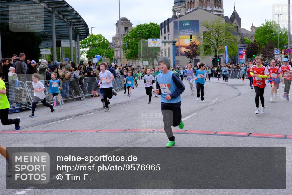 25.04.2026 - Das Zehntel Tim E. http://msf.ph/oto/9576965 25.04.2026 10:58:36 Ziel 5015, 5068, 5069, 5073, 5266, 5311, 5315, 5316, 5320, 5323, 5347, 5407, 5485, 5496, 5629, 5666, 5668, 5676, 5801, 5808, 5822, 5824, 5987, 5996, 6033, 6105, 6108, 6112, 6114, 6129, 6298, 6304, 6308, 6369, 6370, 6377, 6388, 6400, 6467, 6590, 6727, 6730, 6746, 6759, 7049, 7062, 7196, 7232, 7647, 7653, 7659, 7666, 7760, 7866, 7868, 7887, 7901, 7983 meine-sportfotos.de