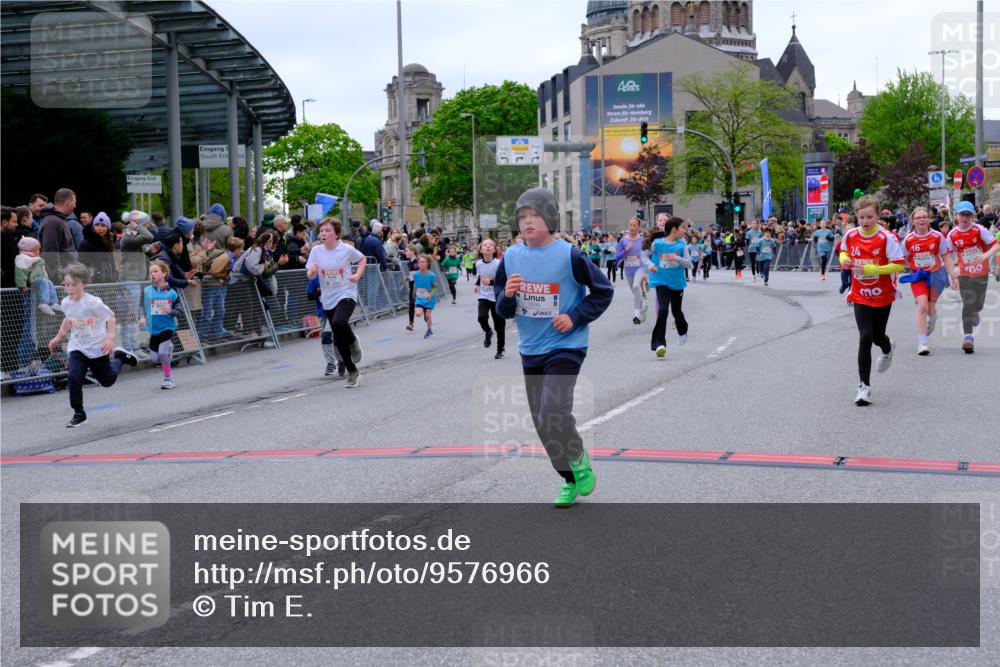 25.04.2026 - Das Zehntel Tim E. http://msf.ph/oto/9576966 25.04.2026 10:58:36 Ziel 5015, 5068, 5069, 5073, 5266, 5311, 5315, 5316, 5320, 5323, 5347, 5407, 5485, 5496, 5629, 5666, 5668, 5676, 5801, 5808, 5822, 5824, 5987, 5996, 6033, 6105, 6108, 6112, 6114, 6129, 6298, 6304, 6308, 6369, 6370, 6377, 6388, 6400, 6467, 6590, 6727, 6730, 6746, 6759, 7049, 7062, 7196, 7232, 7647, 7653, 7659, 7666, 7760, 7866, 7868, 7887, 7901, 7983 meine-sportfotos.de