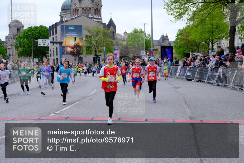 25.04.2026 - Das Zehntel Tim E. http://msf.ph/oto/9576971 25.04.2026 10:58:37 Ziel 5015, 5068, 5069, 5073, 5266, 5311, 5316, 5323, 5347, 5407, 5485, 5496, 5629, 5666, 5668, 5676, 5801, 5808, 5822, 5824, 5987, 5996, 6105, 6108, 6112, 6114, 6129, 6298, 6304, 6308, 6369, 6370, 6377, 6388, 6400, 6467, 6471, 6478, 6484, 6590, 6727, 6730, 6746, 6759, 7049, 7062, 7196, 7232, 7647, 7653, 7659, 7666, 7760, 7866, 7868, 7887, 7901, 7983 meine-sportfotos.de