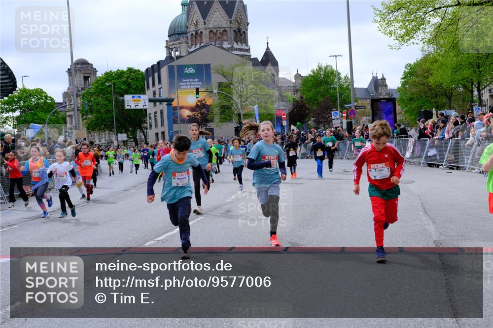 25.04.2026 - Das Zehntel Tim E. http://msf.ph/oto/9577006 25.04.2026 10:58:44 Ziel 5022, 5068, 5069, 5311, 5316, 5323, 5347, 5629, 5676, 5693, 5704, 5808, 5824, 5956, 6105, 6114, 6369, 6467, 6471, 6478, 6484, 6547, 6554, 6746, 6759, 6974, 6978, 7055, 7080, 7196, 7276, 7339, 7397, 7407, 7421, 7467, 7597, 7598, 7634, 7684, 7965, 7975, 7983 meine-sportfotos.de