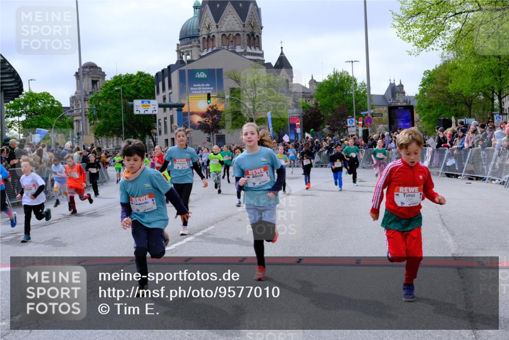 25.04.2026 - Das Zehntel Tim E. http://msf.ph/oto/9577010 25.04.2026 10:58:44 Ziel 5022, 5068, 5069, 5311, 5316, 5323, 5347, 5629, 5676, 5693, 5704, 5808, 5824, 5956, 6105, 6114, 6369, 6467, 6471, 6478, 6484, 6547, 6554, 6746, 6759, 6974, 6978, 7055, 7080, 7196, 7276, 7339, 7397, 7407, 7421, 7467, 7597, 7598, 7634, 7684, 7965, 7975, 7983 meine-sportfotos.de