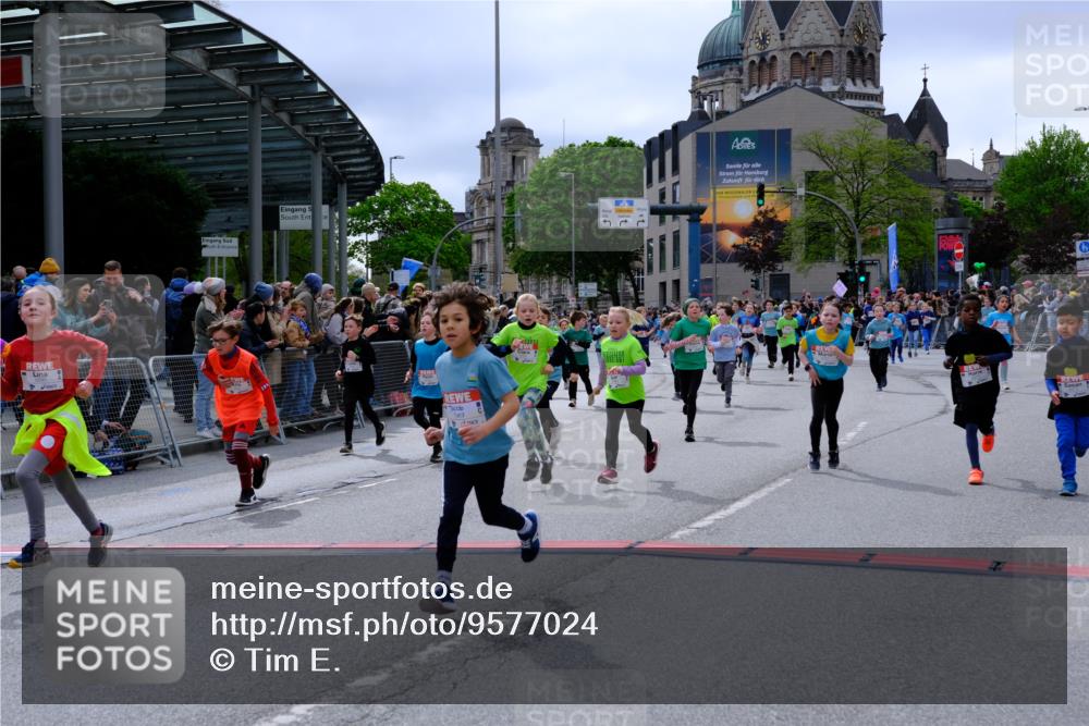 25.04.2026 - Das Zehntel Tim E. http://msf.ph/oto/9577024 25.04.2026 10:58:47 Ziel 5022, 5489, 5693, 5704, 5956, 6098, 6101, 6105, 6114, 6369, 6372, 6402, 6467, 6471, 6478, 6484, 6547, 6554, 6588, 6746, 6759, 6974, 6978, 7055, 7080, 7276, 7339, 7397, 7407, 7421, 7467, 7587, 7597, 7598, 7634, 7684, 7780, 7794, 7965, 7975 meine-sportfotos.de