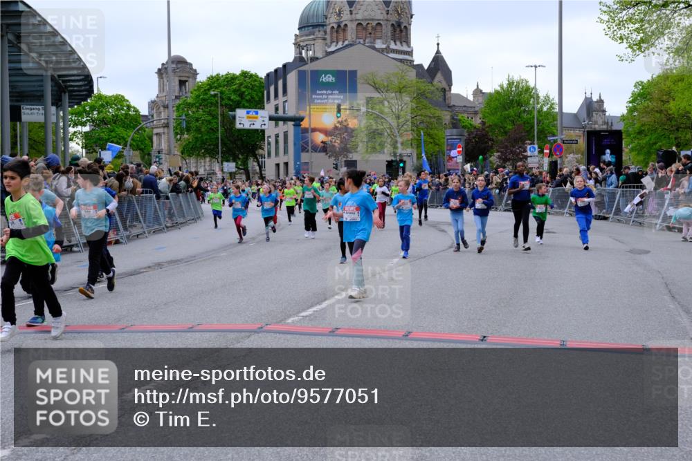 25.04.2026 - Das Zehntel Tim E. http://msf.ph/oto/9577051 25.04.2026 10:58:54 Ziel 5296, 5307, 5380, 5382, 5399, 5418, 5459, 5489, 5659, 5669, 5693, 5704, 5725, 5866, 6098, 6101, 6372, 6402, 6547, 6554, 6588, 6736, 6824, 6825, 6911, 6974, 6978, 7055, 7080, 7278, 7313, 7397, 7420, 7421, 7467, 7469, 7587, 7593, 7616, 7636, 7780, 7794, 7886, 7965, 7975 meine-sportfotos.de