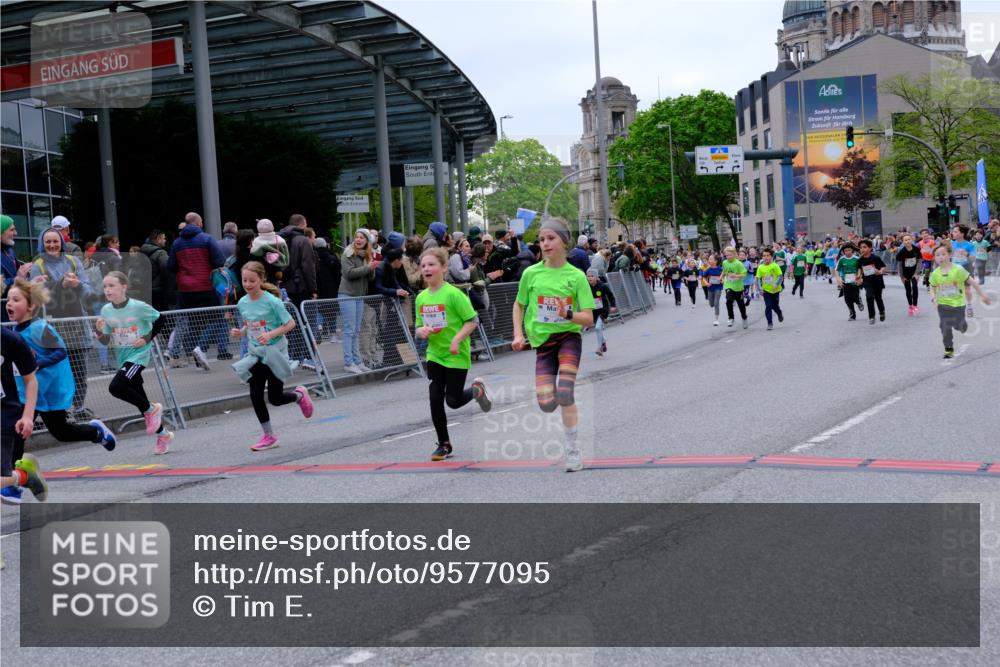 25.04.2026 - Das Zehntel Tim E. http://msf.ph/oto/9577095 25.04.2026 10:59:05 Ziel 5178, 5179, 5339, 5380, 5510, 5581, 5595, 5638, 5659, 5700, 5725, 5858, 5866, 5916, 5962, 6005, 6047, 6063, 6602, 6736, 6950, 6998, 7077, 7086, 7147, 7152, 7219, 7278, 7289, 7298, 7333, 7335, 7357, 7611, 7622, 7886 meine-sportfotos.de
