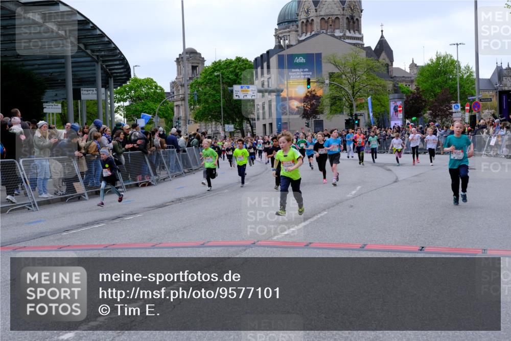 25.04.2026 - Das Zehntel Tim E. http://msf.ph/oto/9577101 25.04.2026 10:59:06 Ziel 5178, 5179, 5187, 5193, 5339, 5510, 5581, 5595, 5638, 5700, 5858, 5916, 5962, 6005, 6047, 6063, 6602, 6736, 6950, 6998, 7077, 7086, 7147, 7152, 7219, 7278, 7289, 7298, 7333, 7335, 7357, 7410, 7611, 7622, 7663, 7886 meine-sportfotos.de