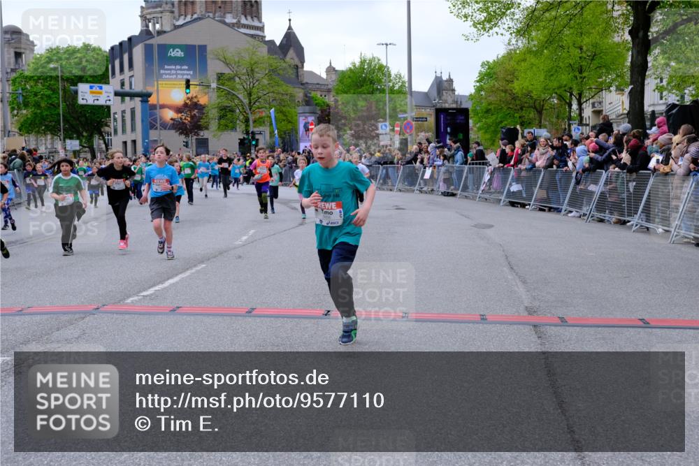 25.04.2026 - Das Zehntel Tim E. http://msf.ph/oto/9577110 25.04.2026 10:59:08 Ziel 5182, 5187, 5193, 5339, 5510, 5581, 5595, 5638, 5649, 5700, 5858, 5911, 5912, 5916, 6005, 6029, 6047, 6063, 6602, 6950, 6998, 7077, 7086, 7147, 7152, 7219, 7289, 7298, 7333, 7335, 7357, 7410, 7611, 7622, 7663 meine-sportfotos.de