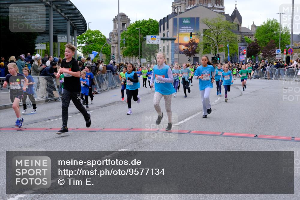 25.04.2026 - Das Zehntel Tim E. http://msf.ph/oto/9577134 25.04.2026 10:59:15 Ziel 5033, 5182, 5187, 5193, 5339, 5340, 5402, 5501, 5510, 5525, 5527, 5649, 5699, 5702, 5799, 5817, 5911, 5912, 5916, 5918, 5951, 6029, 6196, 6214, 6285, 6337, 6473, 6483, 6573, 6581, 6584, 6585, 6597, 6602, 6605, 6950, 6963, 6998, 7094, 7219, 7286, 7289, 7410, 7631, 7633, 7663, 7993 meine-sportfotos.de