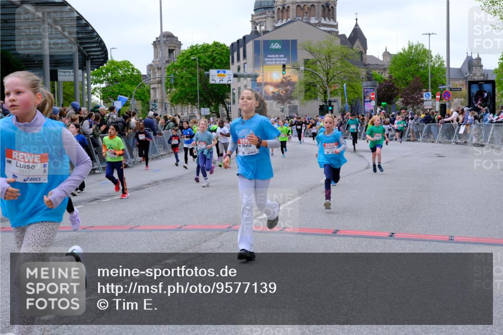 25.04.2026 - Das Zehntel Tim E. http://msf.ph/oto/9577139 25.04.2026 10:59:16 Ziel 5033, 5182, 5187, 5193, 5339, 5340, 5402, 5501, 5510, 5525, 5527, 5649, 5699, 5702, 5768, 5799, 5817, 5911, 5912, 5916, 5918, 5951, 5972, 6029, 6196, 6214, 6285, 6337, 6473, 6483, 6573, 6581, 6584, 6585, 6597, 6605, 6950, 6963, 6998, 7094, 7108, 7124, 7140, 7155, 7219, 7286, 7289, 7410, 7631, 7633, 7663, 7993 meine-sportfotos.de