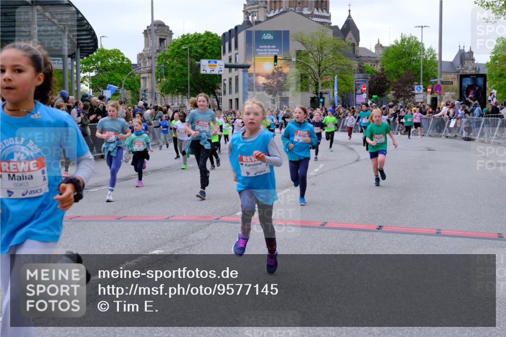 25.04.2026 - Das Zehntel Tim E. http://msf.ph/oto/9577145 25.04.2026 10:59:17 Ziel 5033, 5182, 5187, 5193, 5339, 5340, 5402, 5501, 5510, 5525, 5527, 5649, 5699, 5702, 5768, 5799, 5817, 5911, 5912, 5916, 5918, 5951, 5972, 6029, 6196, 6214, 6285, 6333, 6337, 6473, 6483, 6536, 6541, 6546, 6573, 6581, 6584, 6585, 6597, 6605, 6963, 7094, 7108, 7124, 7140, 7155, 7286, 7410, 7631, 7633, 7663, 7993 meine-sportfotos.de