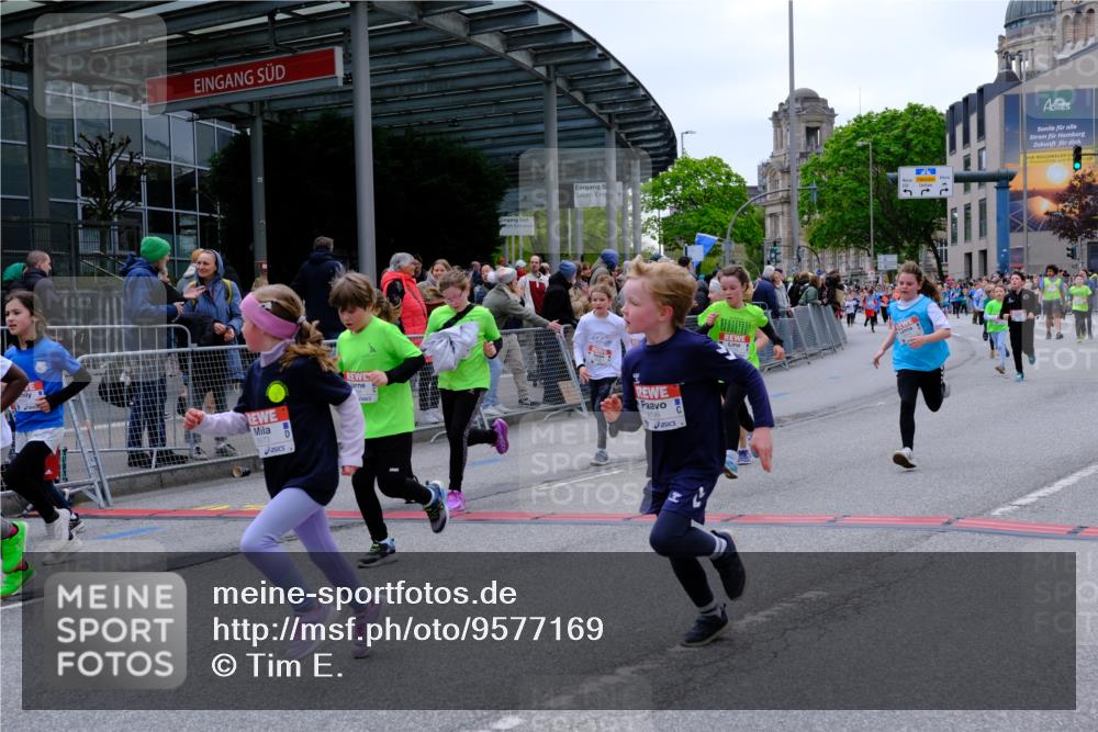 25.04.2026 - Das Zehntel Tim E. http://msf.ph/oto/9577169 25.04.2026 10:59:21 Ziel 5033, 5198, 5340, 5402, 5501, 5525, 5527, 5699, 5702, 5768, 5799, 5817, 5918, 5951, 5972, 6196, 6214, 6285, 6303, 6333, 6337, 6465, 6473, 6483, 6536, 6541, 6546, 6573, 6581, 6584, 6585, 6597, 6605, 6963, 7017, 7059, 7094, 7108, 7124, 7140, 7155, 7174, 7179, 7286, 7631, 7633, 7692, 7993 meine-sportfotos.de