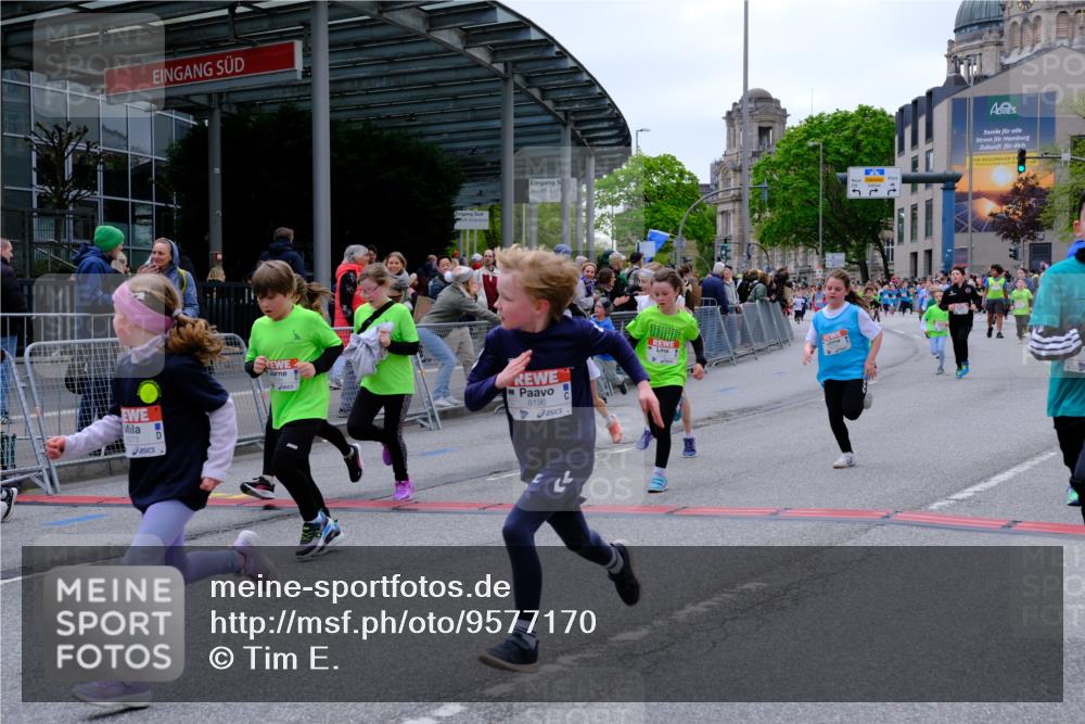 25.04.2026 - Das Zehntel Tim E. http://msf.ph/oto/9577170 25.04.2026 10:59:21 Ziel 5033, 5198, 5340, 5402, 5501, 5525, 5527, 5699, 5702, 5768, 5799, 5817, 5918, 5951, 5972, 6196, 6214, 6285, 6303, 6333, 6337, 6465, 6473, 6483, 6536, 6541, 6546, 6573, 6581, 6584, 6585, 6597, 6605, 6963, 7017, 7059, 7094, 7108, 7124, 7140, 7155, 7174, 7179, 7286, 7631, 7633, 7692, 7993 meine-sportfotos.de