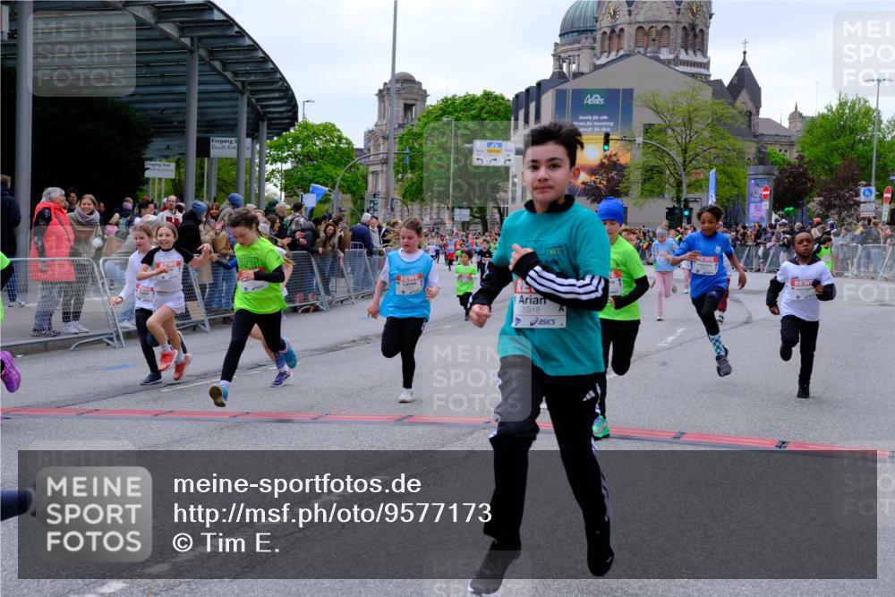 25.04.2026 - Das Zehntel Tim E. http://msf.ph/oto/9577173 25.04.2026 10:59:21 Ziel 5033, 5198, 5340, 5402, 5501, 5525, 5527, 5699, 5702, 5768, 5799, 5817, 5918, 5951, 5972, 6196, 6214, 6285, 6303, 6333, 6337, 6465, 6473, 6483, 6536, 6541, 6546, 6573, 6581, 6584, 6585, 6597, 6605, 6963, 7017, 7059, 7094, 7108, 7124, 7140, 7155, 7174, 7179, 7286, 7631, 7633, 7692, 7993 meine-sportfotos.de