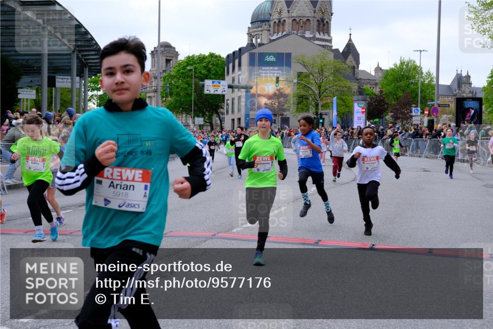 25.04.2026 - Das Zehntel Tim E. http://msf.ph/oto/9577176 25.04.2026 10:59:21 Ziel 5033, 5198, 5340, 5402, 5501, 5525, 5527, 5699, 5702, 5768, 5799, 5817, 5918, 5951, 5972, 6196, 6214, 6285, 6303, 6333, 6337, 6465, 6473, 6483, 6536, 6541, 6546, 6573, 6581, 6584, 6585, 6597, 6605, 6963, 7017, 7059, 7094, 7108, 7124, 7140, 7155, 7174, 7179, 7286, 7631, 7633, 7692, 7993 meine-sportfotos.de