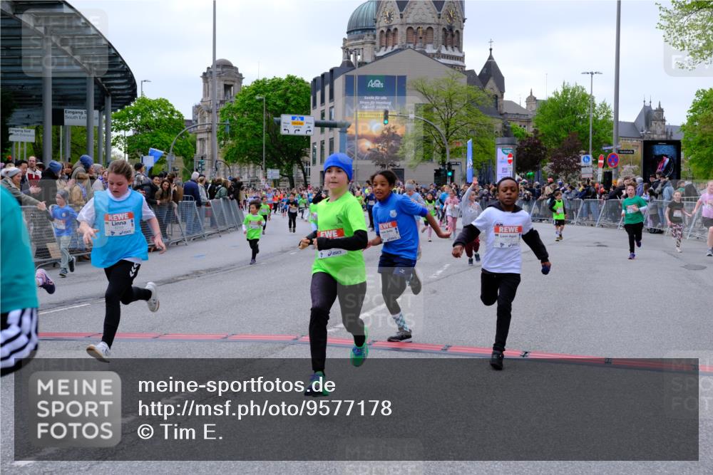 25.04.2026 - Das Zehntel Tim E. http://msf.ph/oto/9577178 25.04.2026 10:59:22 Ziel 5033, 5198, 5340, 5402, 5527, 5699, 5702, 5768, 5799, 5817, 5918, 5951, 5972, 5975, 6196, 6214, 6255, 6285, 6303, 6333, 6337, 6465, 6473, 6483, 6536, 6541, 6546, 6573, 6577, 6584, 6585, 6597, 6605, 6963, 7013, 7017, 7059, 7094, 7108, 7124, 7140, 7155, 7174, 7179, 7286, 7631, 7633, 7692, 7844, 7993 meine-sportfotos.de