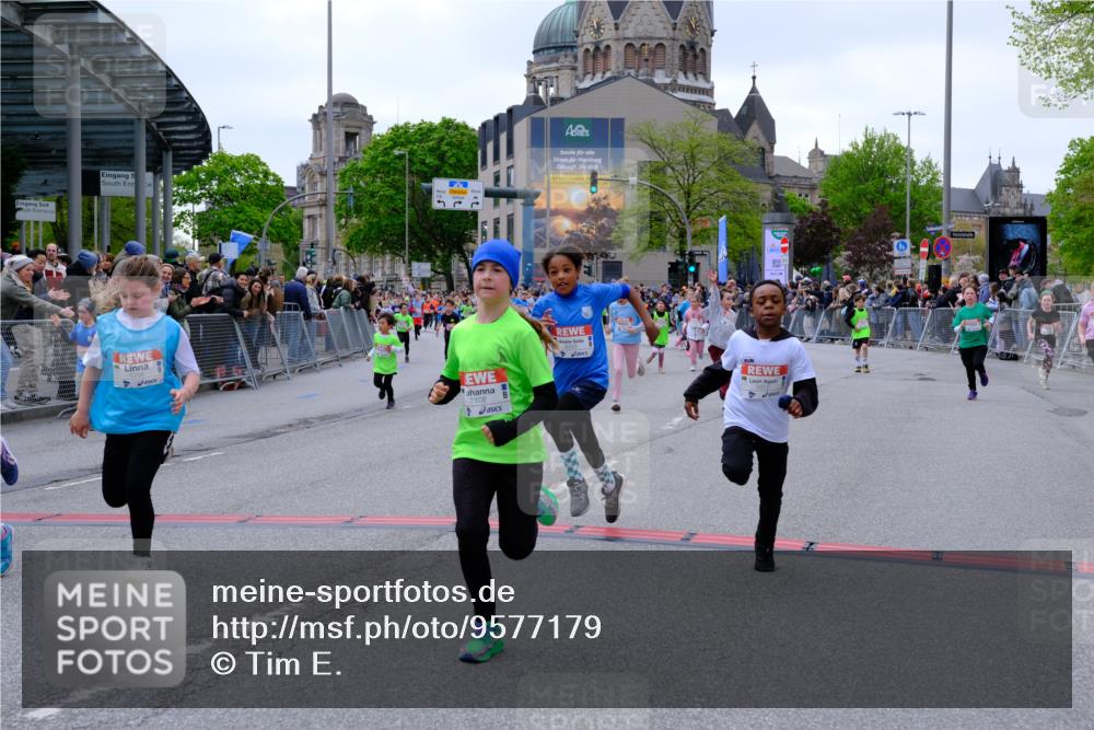 25.04.2026 - Das Zehntel Tim E. http://msf.ph/oto/9577179 25.04.2026 10:59:22 Ziel 5033, 5198, 5340, 5402, 5527, 5699, 5702, 5768, 5799, 5817, 5918, 5951, 5972, 5975, 6196, 6214, 6255, 6285, 6303, 6333, 6337, 6465, 6473, 6483, 6536, 6541, 6546, 6573, 6577, 6584, 6585, 6597, 6605, 6963, 7013, 7017, 7059, 7094, 7108, 7124, 7140, 7155, 7174, 7179, 7286, 7631, 7633, 7692, 7844, 7993 meine-sportfotos.de