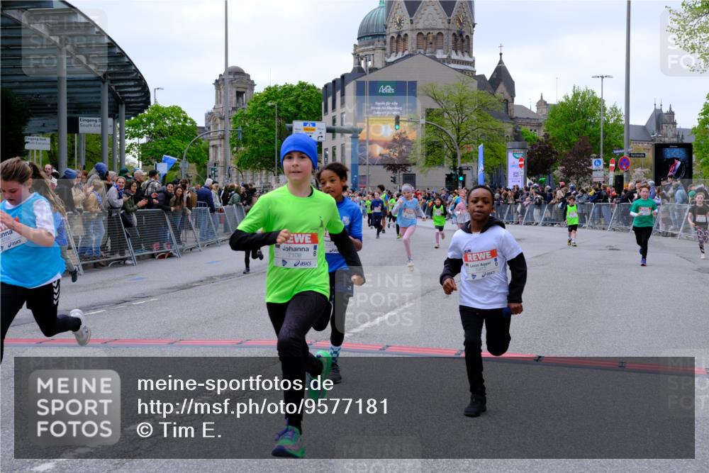 25.04.2026 - Das Zehntel Tim E. http://msf.ph/oto/9577181 25.04.2026 10:59:22 Ziel 5033, 5198, 5340, 5402, 5527, 5699, 5702, 5768, 5799, 5817, 5918, 5951, 5972, 5975, 6196, 6214, 6255, 6285, 6303, 6333, 6337, 6465, 6473, 6483, 6536, 6541, 6546, 6573, 6577, 6584, 6585, 6597, 6605, 6963, 7013, 7017, 7059, 7094, 7108, 7124, 7140, 7155, 7174, 7179, 7286, 7631, 7633, 7692, 7844, 7993 meine-sportfotos.de