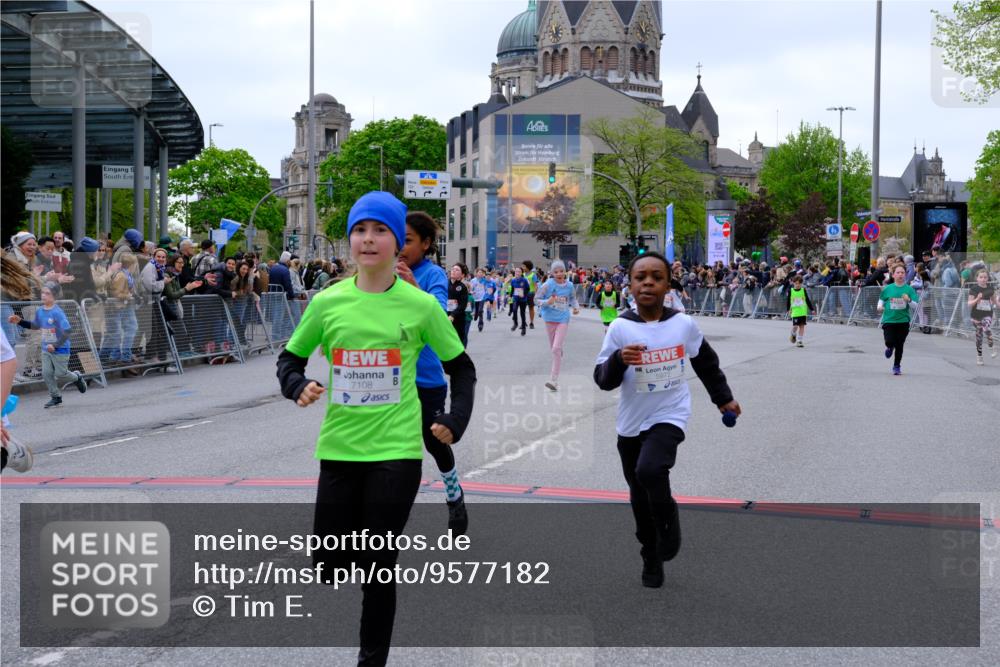 25.04.2026 - Das Zehntel Tim E. http://msf.ph/oto/9577182 25.04.2026 10:59:22 Ziel 5033, 5198, 5340, 5402, 5527, 5699, 5702, 5768, 5799, 5817, 5918, 5951, 5972, 5975, 6196, 6214, 6255, 6285, 6303, 6333, 6337, 6465, 6473, 6483, 6536, 6541, 6546, 6573, 6577, 6584, 6585, 6597, 6605, 6963, 7013, 7017, 7059, 7094, 7108, 7124, 7140, 7155, 7174, 7179, 7286, 7631, 7633, 7692, 7844, 7993 meine-sportfotos.de