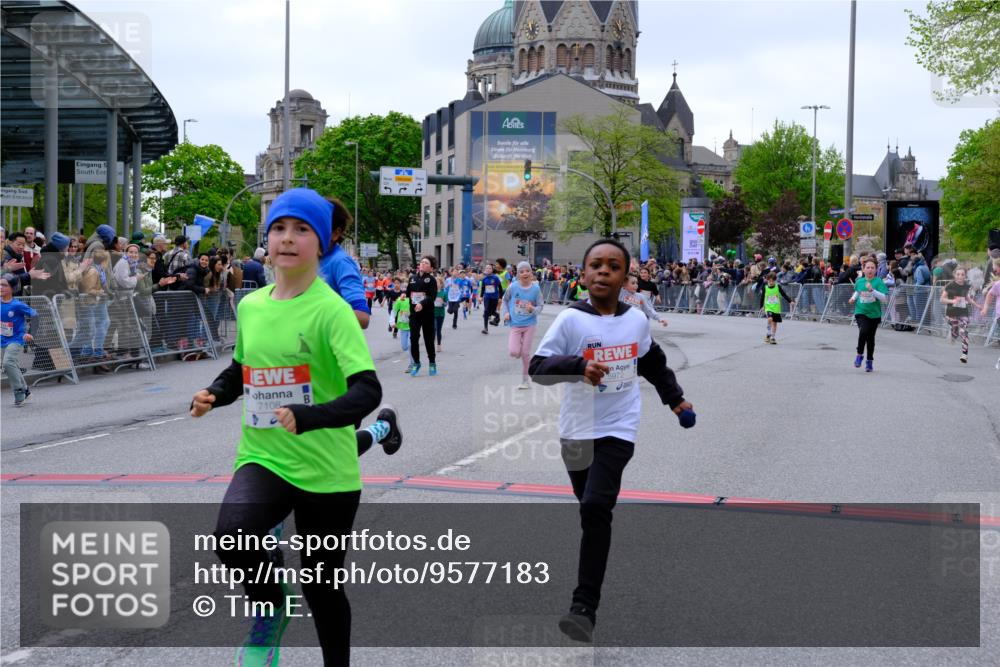25.04.2026 - Das Zehntel Tim E. http://msf.ph/oto/9577183 25.04.2026 10:59:22 Ziel 5033, 5198, 5340, 5402, 5527, 5699, 5702, 5768, 5799, 5817, 5918, 5951, 5972, 5975, 6196, 6214, 6255, 6285, 6303, 6333, 6337, 6465, 6473, 6483, 6536, 6541, 6546, 6573, 6577, 6584, 6585, 6597, 6605, 6963, 7013, 7017, 7059, 7094, 7108, 7124, 7140, 7155, 7174, 7179, 7286, 7631, 7633, 7692, 7844, 7993 meine-sportfotos.de