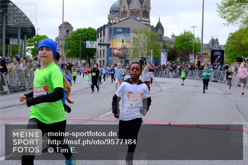 25.04.2026 - Das Zehntel Tim E. http://msf.ph/oto/9577184 25.04.2026 10:59:22 Ziel 5033, 5198, 5340, 5402, 5527, 5699, 5702, 5768, 5799, 5817, 5918, 5951, 5972, 5975, 6196, 6214, 6255, 6285, 6303, 6333, 6337, 6465, 6473, 6483, 6536, 6541, 6546, 6573, 6577, 6584, 6585, 6597, 6605, 6963, 7013, 7017, 7059, 7094, 7108, 7124, 7140, 7155, 7174, 7179, 7286, 7631, 7633, 7692, 7844, 7993 meine-sportfotos.de