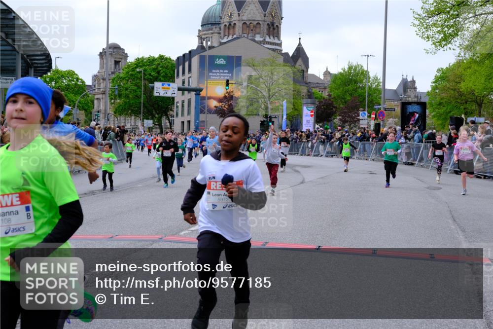 25.04.2026 - Das Zehntel Tim E. http://msf.ph/oto/9577185 25.04.2026 10:59:22 Ziel 5033, 5198, 5340, 5402, 5527, 5699, 5702, 5768, 5799, 5817, 5918, 5951, 5972, 5975, 6196, 6214, 6255, 6285, 6303, 6333, 6337, 6465, 6473, 6483, 6536, 6541, 6546, 6573, 6577, 6584, 6585, 6597, 6605, 6963, 7013, 7017, 7059, 7094, 7108, 7124, 7140, 7155, 7174, 7179, 7286, 7631, 7633, 7692, 7844, 7993 meine-sportfotos.de