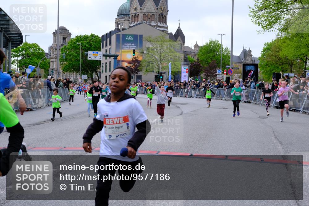 25.04.2026 - Das Zehntel Tim E. http://msf.ph/oto/9577186 25.04.2026 10:59:22 Ziel 5033, 5198, 5340, 5402, 5527, 5699, 5702, 5768, 5799, 5817, 5918, 5951, 5972, 5975, 6196, 6214, 6255, 6285, 6303, 6333, 6337, 6465, 6473, 6483, 6536, 6541, 6546, 6573, 6577, 6584, 6585, 6597, 6605, 6963, 7013, 7017, 7059, 7094, 7108, 7124, 7140, 7155, 7174, 7179, 7286, 7631, 7633, 7692, 7844, 7993 meine-sportfotos.de