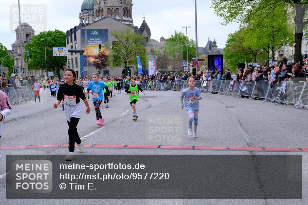 25.04.2026 - Das Zehntel Tim E. http://msf.ph/oto/9577220 25.04.2026 10:59:29 Ziel 5198, 5343, 5975, 5995, 6091, 6255, 6257, 6261, 6296, 6303, 6333, 6395, 6465, 6536, 6541, 6546, 6577, 6874, 7012, 7013, 7017, 7054, 7059, 7067, 7174, 7179, 7465, 7692, 7751, 7826, 7844 meine-sportfotos.de