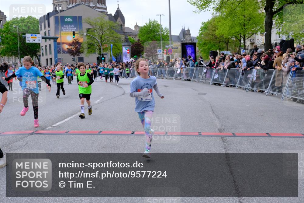 25.04.2026 - Das Zehntel Tim E. http://msf.ph/oto/9577224 25.04.2026 10:59:30 Ziel 5198, 5219, 5343, 5975, 5995, 6091, 6255, 6257, 6261, 6296, 6303, 6395, 6465, 6577, 6874, 7012, 7013, 7017, 7054, 7059, 7067, 7174, 7179, 7296, 7465, 7692, 7751, 7826, 7844 meine-sportfotos.de