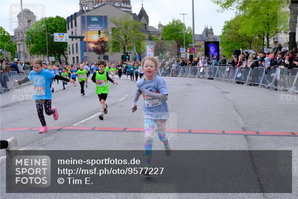 25.04.2026 - Das Zehntel Tim E. http://msf.ph/oto/9577227 25.04.2026 10:59:30 Ziel 5198, 5219, 5343, 5975, 5995, 6091, 6255, 6257, 6261, 6296, 6303, 6395, 6465, 6577, 6874, 7012, 7013, 7017, 7054, 7059, 7067, 7174, 7179, 7296, 7465, 7692, 7751, 7826, 7844 meine-sportfotos.de