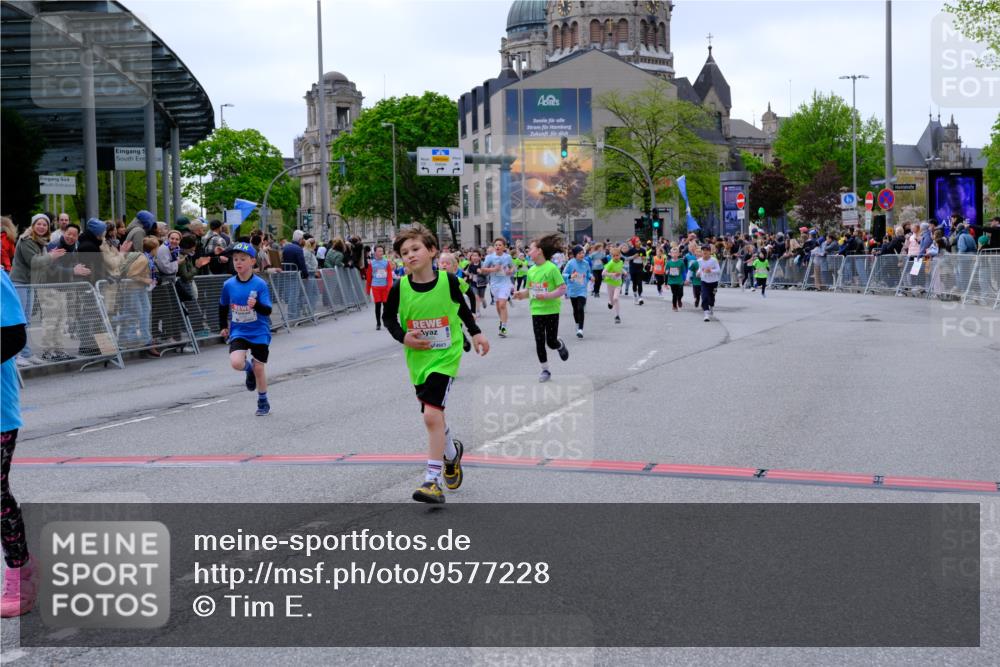 25.04.2026 - Das Zehntel Tim E. http://msf.ph/oto/9577228 25.04.2026 10:59:32 Ziel 5198, 5219, 5343, 5960, 5975, 5995, 6091, 6255, 6257, 6261, 6296, 6395, 6465, 6577, 6874, 6945, 7012, 7013, 7017, 7054, 7059, 7067, 7174, 7296, 7465, 7657, 7751, 7826, 7844 meine-sportfotos.de