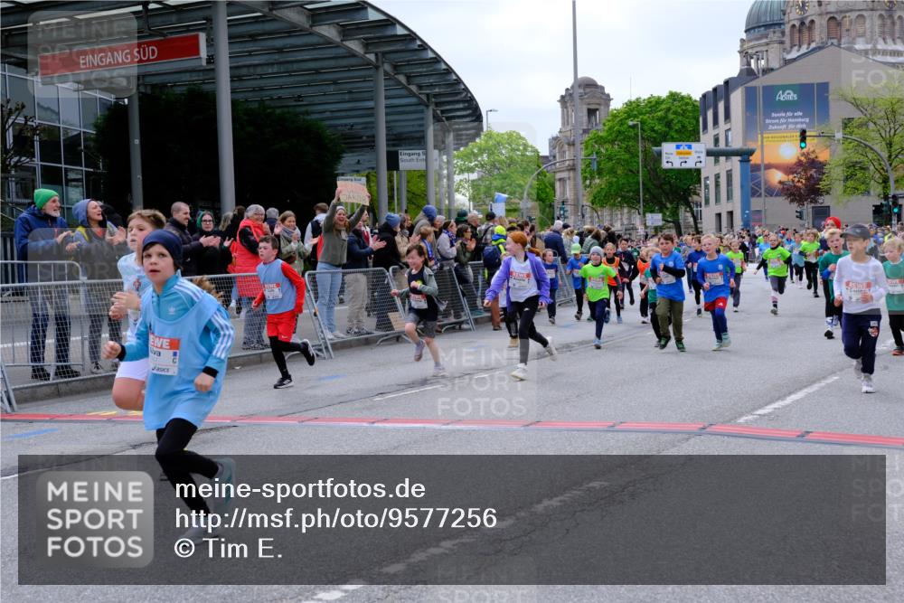 25.04.2026 - Das Zehntel Tim E. http://msf.ph/oto/9577256 25.04.2026 10:59:37 Ziel 5026, 5219, 5233, 5240, 5245, 5248, 5271, 5286, 5352, 5353, 5690, 5715, 5722, 5960, 5995, 6091, 6296, 6305, 6306, 6320, 6395, 6438, 6632, 6643, 6654, 6669, 6686, 6742, 6874, 6945, 7054, 7067, 7078, 7296, 7370, 7371, 7372, 7384, 7535, 7559, 7644, 7657, 7751, 7761, 7767, 7782, 7800, 7812, 7834, 7859 meine-sportfotos.de