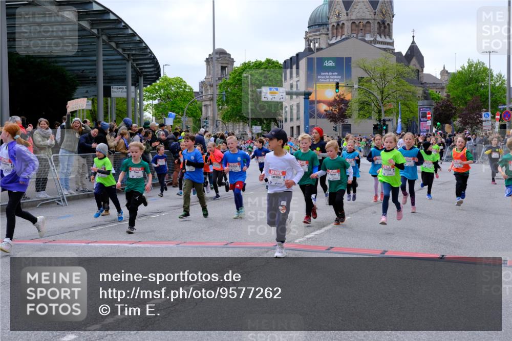 25.04.2026 - Das Zehntel Tim E. http://msf.ph/oto/9577262 25.04.2026 10:59:38 Ziel 5026, 5219, 5233, 5240, 5245, 5248, 5271, 5286, 5352, 5353, 5635, 5690, 5715, 5722, 5960, 5995, 6296, 6305, 6306, 6320, 6438, 6632, 6643, 6654, 6669, 6686, 6742, 6945, 7054, 7057, 7066, 7067, 7078, 7296, 7361, 7370, 7371, 7372, 7384, 7479, 7535, 7559, 7644, 7657, 7761, 7767, 7782, 7800, 7812, 7834, 7859 meine-sportfotos.de