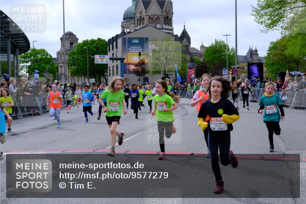 25.04.2026 - Das Zehntel Tim E. http://msf.ph/oto/9577279 25.04.2026 10:59:43 Ziel 5026, 5040, 5094, 5155, 5164, 5233, 5240, 5245, 5248, 5271, 5286, 5352, 5353, 5635, 5690, 5715, 5722, 5767, 5860, 5960, 6270, 6274, 6305, 6306, 6320, 6438, 6556, 6608, 6632, 6643, 6654, 6661, 6669, 6671, 6686, 6742, 6872, 6896, 6945, 7057, 7066, 7078, 7112, 7235, 7241, 7361, 7370, 7371, 7372, 7376, 7384, 7479, 7535, 7559, 7644, 7657, 7761, 7767, 7782, 7800, 7812, 7834, 7859 meine-sportfotos.de