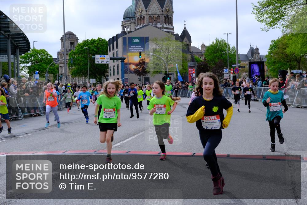 25.04.2026 - Das Zehntel Tim E. http://msf.ph/oto/9577280 25.04.2026 10:59:43 Ziel 5026, 5040, 5094, 5155, 5164, 5233, 5240, 5245, 5248, 5271, 5286, 5352, 5353, 5635, 5690, 5715, 5722, 5767, 5860, 5960, 6270, 6274, 6305, 6306, 6320, 6438, 6556, 6608, 6632, 6643, 6654, 6661, 6669, 6671, 6686, 6742, 6872, 6896, 6945, 7057, 7066, 7078, 7112, 7235, 7241, 7361, 7370, 7371, 7372, 7376, 7384, 7479, 7535, 7559, 7644, 7657, 7761, 7767, 7782, 7800, 7812, 7834, 7859 meine-sportfotos.de