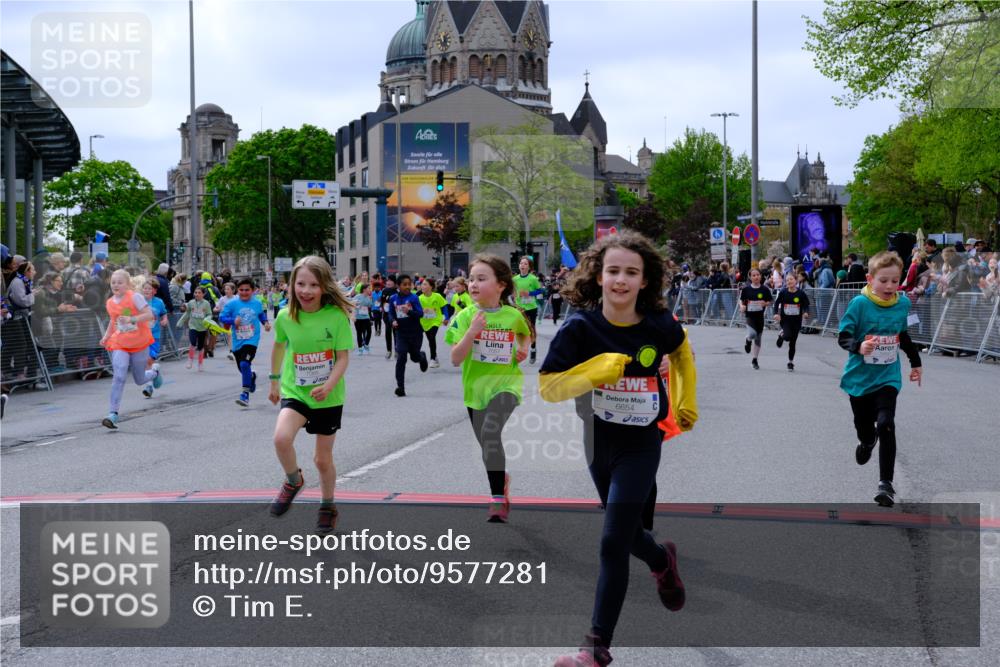 25.04.2026 - Das Zehntel Tim E. http://msf.ph/oto/9577281 25.04.2026 10:59:43 Ziel 5026, 5040, 5094, 5155, 5164, 5233, 5240, 5245, 5248, 5271, 5286, 5352, 5353, 5635, 5690, 5715, 5722, 5767, 5860, 5960, 6270, 6274, 6305, 6306, 6320, 6438, 6556, 6608, 6632, 6643, 6654, 6661, 6669, 6671, 6686, 6742, 6872, 6896, 6945, 7057, 7066, 7078, 7112, 7235, 7241, 7361, 7370, 7371, 7372, 7376, 7384, 7479, 7535, 7559, 7644, 7657, 7761, 7767, 7782, 7800, 7812, 7834, 7859 meine-sportfotos.de