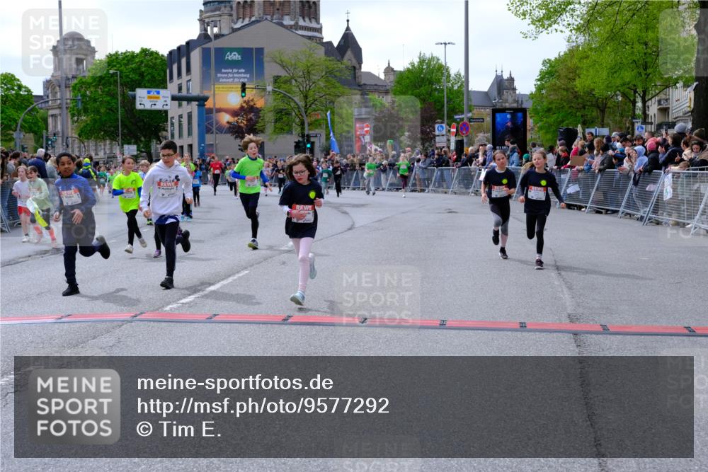 25.04.2026 - Das Zehntel Tim E. http://msf.ph/oto/9577292 25.04.2026 10:59:45 Ziel 5026, 5040, 5094, 5155, 5164, 5233, 5240, 5245, 5248, 5271, 5286, 5352, 5353, 5635, 5690, 5715, 5722, 5767, 5860, 6270, 6274, 6305, 6306, 6320, 6438, 6556, 6608, 6632, 6643, 6654, 6661, 6669, 6671, 6686, 6742, 6872, 6896, 7057, 7066, 7078, 7112, 7235, 7241, 7361, 7370, 7371, 7372, 7376, 7384, 7479, 7535, 7559, 7644, 7761, 7767, 7782, 7800, 7812, 7834, 7859 meine-sportfotos.de