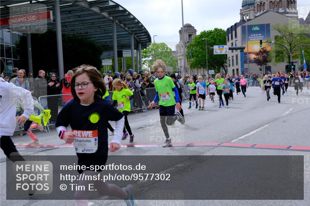 25.04.2026 - Das Zehntel Tim E. http://msf.ph/oto/9577302 25.04.2026 10:59:47 Ziel 5026, 5040, 5094, 5155, 5164, 5240, 5248, 5271, 5286, 5297, 5301, 5352, 5353, 5358, 5408, 5460, 5635, 5690, 5715, 5722, 5767, 5860, 6270, 6274, 6320, 6387, 6438, 6556, 6572, 6608, 6632, 6654, 6661, 6671, 6742, 6872, 6896, 7057, 7066, 7078, 7112, 7235, 7241, 7330, 7361, 7370, 7371, 7372, 7376, 7384, 7411, 7479, 7521, 7535, 7559, 7730, 7761, 7782, 7825, 7859, 7876 meine-sportfotos.de