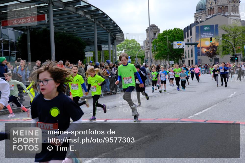 25.04.2026 - Das Zehntel Tim E. http://msf.ph/oto/9577303 25.04.2026 10:59:47 Ziel 5026, 5040, 5094, 5155, 5164, 5240, 5248, 5271, 5286, 5297, 5301, 5352, 5353, 5358, 5408, 5460, 5635, 5690, 5715, 5722, 5767, 5860, 6270, 6274, 6320, 6387, 6438, 6556, 6572, 6608, 6632, 6654, 6661, 6671, 6742, 6872, 6896, 7057, 7066, 7078, 7112, 7235, 7241, 7330, 7361, 7370, 7371, 7372, 7376, 7384, 7411, 7479, 7521, 7535, 7559, 7730, 7761, 7782, 7825, 7859, 7876 meine-sportfotos.de