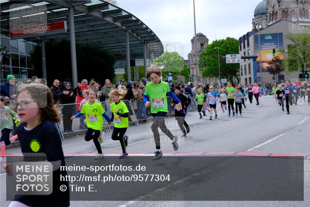 25.04.2026 - Das Zehntel Tim E. http://msf.ph/oto/9577304 25.04.2026 10:59:48 Ziel 5040, 5045, 5094, 5155, 5163, 5164, 5240, 5248, 5271, 5286, 5297, 5301, 5352, 5353, 5358, 5408, 5460, 5538, 5541, 5635, 5767, 5835, 5860, 6270, 6274, 6320, 6387, 6556, 6572, 6608, 6631, 6632, 6654, 6661, 6671, 6872, 6896, 7057, 7066, 7112, 7235, 7241, 7330, 7361, 7371, 7376, 7411, 7479, 7521, 7535, 7559, 7730, 7761, 7782, 7825, 7876 meine-sportfotos.de
