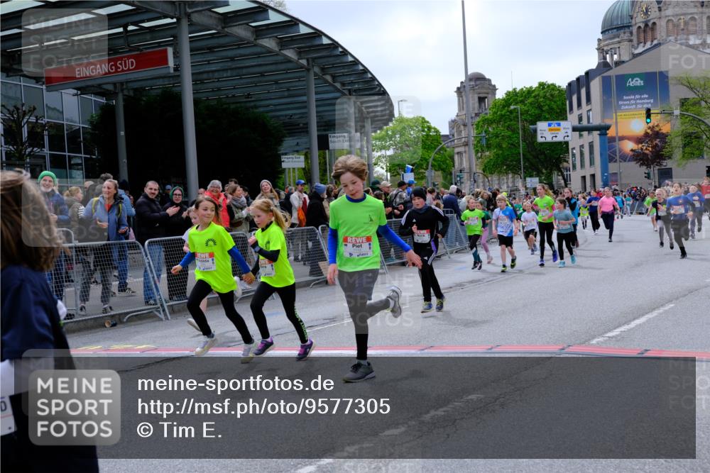 25.04.2026 - Das Zehntel Tim E. http://msf.ph/oto/9577305 25.04.2026 10:59:48 Ziel 5040, 5045, 5094, 5155, 5163, 5164, 5240, 5248, 5271, 5286, 5297, 5301, 5352, 5353, 5358, 5408, 5460, 5538, 5541, 5635, 5767, 5835, 5860, 6270, 6274, 6320, 6387, 6556, 6572, 6608, 6631, 6632, 6654, 6661, 6671, 6872, 6896, 7057, 7066, 7112, 7235, 7241, 7330, 7361, 7371, 7376, 7411, 7479, 7521, 7535, 7559, 7730, 7761, 7782, 7825, 7876 meine-sportfotos.de