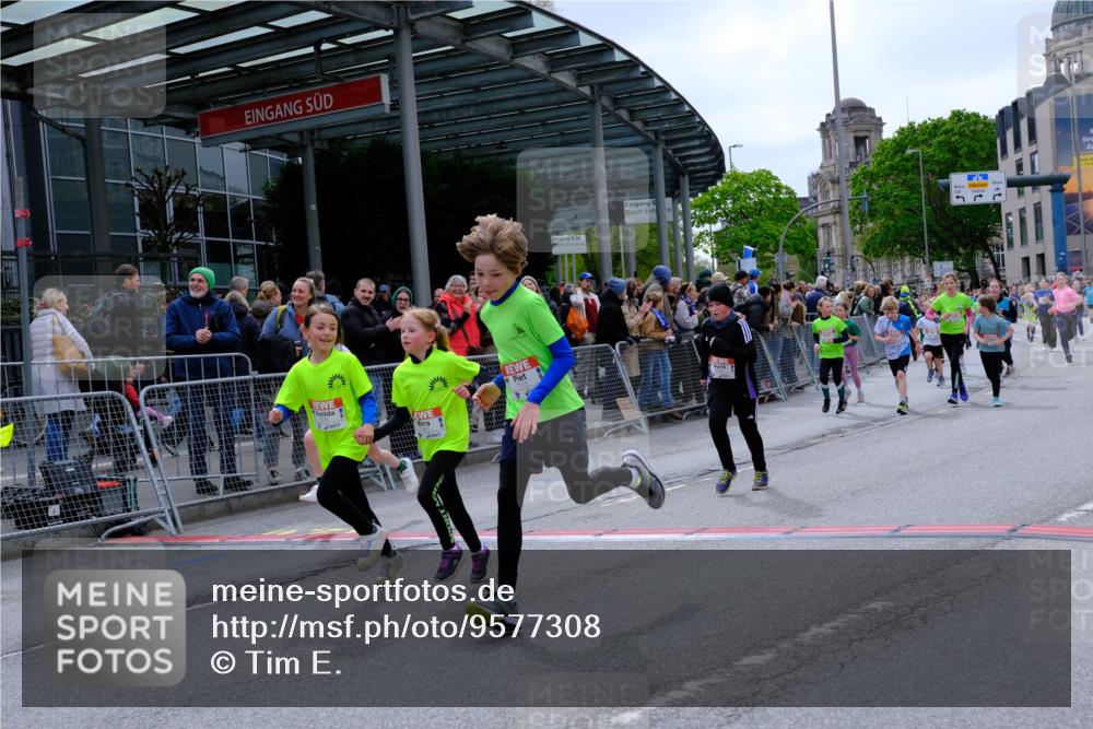 25.04.2026 - Das Zehntel Tim E. http://msf.ph/oto/9577308 25.04.2026 10:59:48 Ziel 5040, 5045, 5094, 5155, 5163, 5164, 5240, 5248, 5271, 5286, 5297, 5301, 5352, 5353, 5358, 5408, 5460, 5538, 5541, 5635, 5767, 5835, 5860, 6270, 6274, 6320, 6387, 6556, 6572, 6608, 6631, 6632, 6654, 6661, 6671, 6872, 6896, 7057, 7066, 7112, 7235, 7241, 7330, 7361, 7371, 7376, 7411, 7479, 7521, 7535, 7559, 7730, 7761, 7782, 7825, 7876 meine-sportfotos.de
