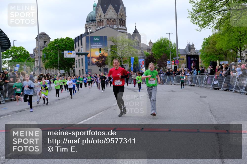 25.04.2026 - Das Zehntel Tim E. http://msf.ph/oto/9577341 25.04.2026 10:59:56 Ziel 5045, 5075, 5078, 5163, 5197, 5204, 5238, 5297, 5301, 5358, 5389, 5408, 5429, 5438, 5460, 5538, 5541, 5574, 5835, 5983, 6387, 6427, 6492, 6516, 6572, 6631, 6648, 6694, 6853, 6975, 7033, 7045, 7076, 7081, 7098, 7119, 7330, 7338, 7411, 7521, 7730, 7825, 7876 meine-sportfotos.de