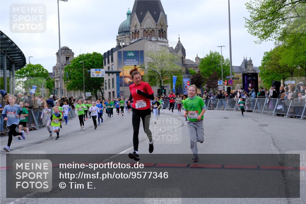 25.04.2026 - Das Zehntel Tim E. http://msf.ph/oto/9577346 25.04.2026 10:59:57 Ziel 5045, 5075, 5078, 5163, 5197, 5204, 5238, 5297, 5301, 5358, 5389, 5408, 5429, 5438, 5460, 5538, 5541, 5574, 5681, 5835, 5983, 6314, 6387, 6427, 6492, 6516, 6572, 6631, 6648, 6694, 6853, 6975, 7033, 7045, 7076, 7081, 7098, 7119, 7330, 7338, 7411, 7521, 7730, 7825, 7876 meine-sportfotos.de