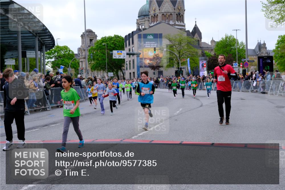 25.04.2026 - Das Zehntel Tim E. http://msf.ph/oto/9577385 25.04.2026 11:00:06 Ziel 5150, 5197, 5200, 5204, 5208, 5238, 5436, 5439, 5681, 5703, 5724, 5841, 5852, 5889, 5900, 5983, 6179, 6218, 6314, 6344, 6362, 6366, 6384, 6390, 6492, 6516, 6633, 6650, 6673, 6694, 7015, 7029, 7098, 7119, 7275, 7283, 7327, 7329, 7346, 7819, 7850, 8017 meine-sportfotos.de