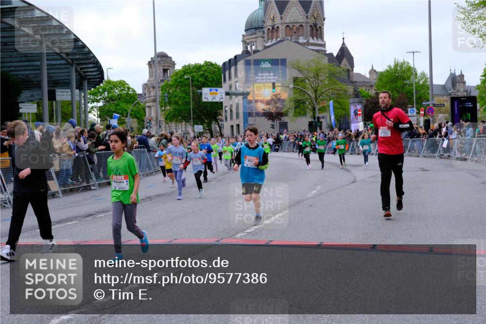 25.04.2026 - Das Zehntel Tim E. http://msf.ph/oto/9577386 25.04.2026 11:00:06 Ziel 5150, 5197, 5200, 5204, 5208, 5238, 5436, 5439, 5681, 5703, 5724, 5841, 5852, 5889, 5900, 5983, 6179, 6218, 6314, 6344, 6362, 6366, 6384, 6390, 6492, 6516, 6633, 6650, 6673, 6694, 7015, 7029, 7098, 7119, 7275, 7283, 7327, 7329, 7346, 7819, 7850, 8017 meine-sportfotos.de