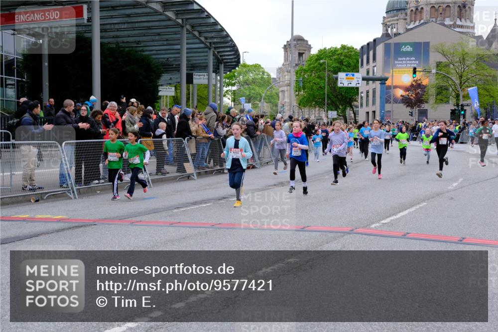 25.04.2026 - Das Zehntel Tim E. http://msf.ph/oto/9577421 25.04.2026 11:00:15 Ziel 3970, 5235, 5236, 5247, 5256, 5503, 5516, 5703, 5720, 5840, 5841, 5842, 5844, 5848, 5852, 5900, 6016, 6344, 6384, 6390, 6419, 6695, 6787, 7195, 7494, 7775, 7797, 7846, 8017, 8026, 8027, 8031 meine-sportfotos.de