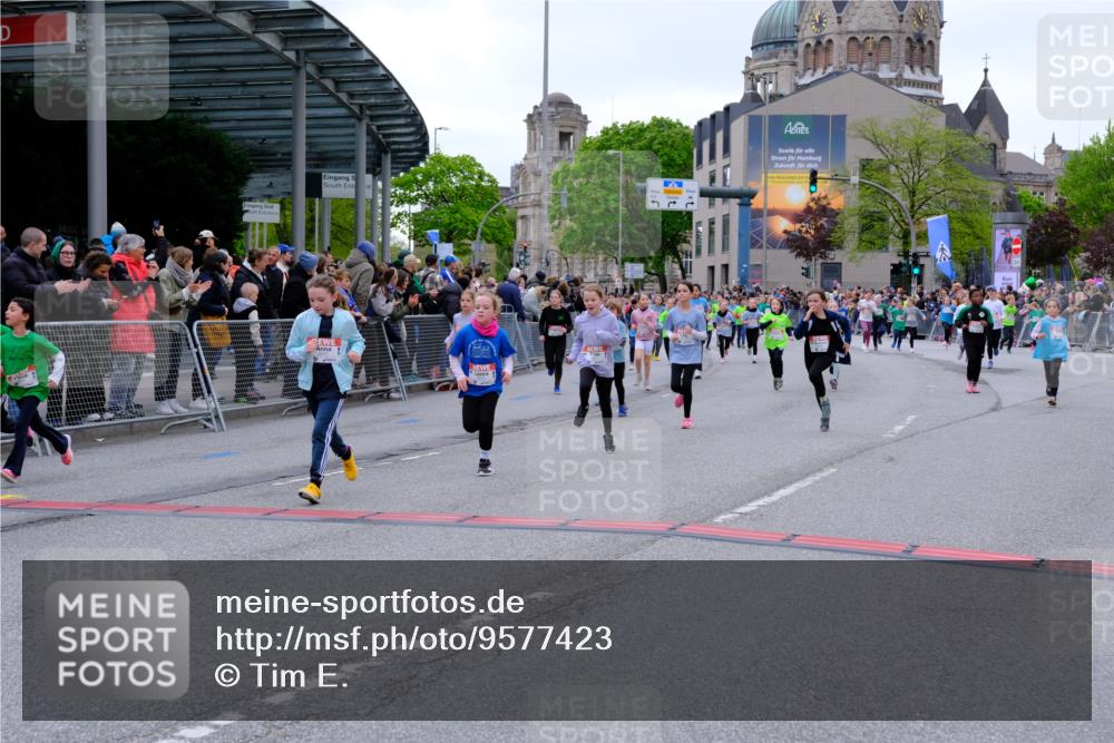 25.04.2026 - Das Zehntel Tim E. http://msf.ph/oto/9577423 25.04.2026 11:00:15 Ziel 3970, 5235, 5236, 5247, 5256, 5503, 5516, 5703, 5720, 5840, 5841, 5842, 5844, 5848, 5852, 5900, 6016, 6344, 6384, 6390, 6419, 6695, 6787, 7195, 7494, 7775, 7797, 7846, 8017, 8026, 8027, 8031 meine-sportfotos.de
