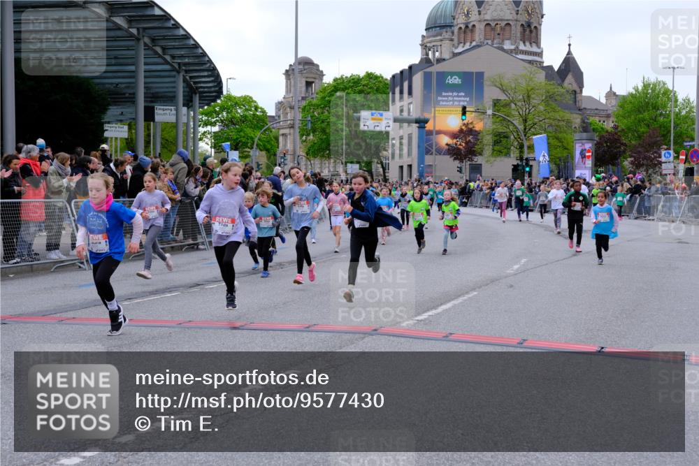 25.04.2026 - Das Zehntel Tim E. http://msf.ph/oto/9577430 25.04.2026 11:00:16 Ziel 3970, 5235, 5236, 5247, 5256, 5503, 5516, 5703, 5720, 5840, 5841, 5842, 5844, 5848, 5852, 5900, 6016, 6344, 6419, 6695, 6787, 6814, 6839, 6931, 7195, 7494, 7775, 7797, 7846, 8017, 8026, 8027, 8031 meine-sportfotos.de
